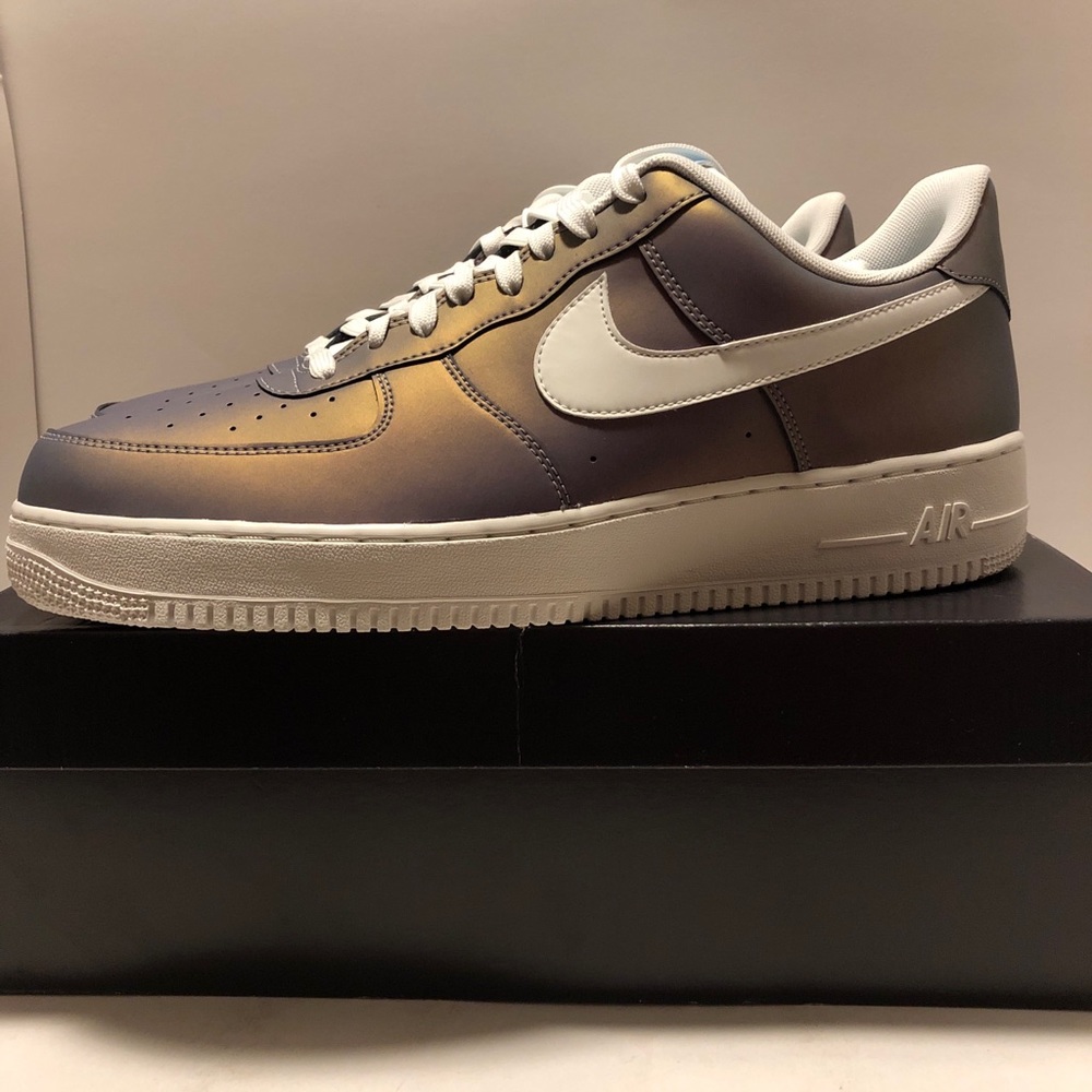 Nike Air Force 1 07’ LV8